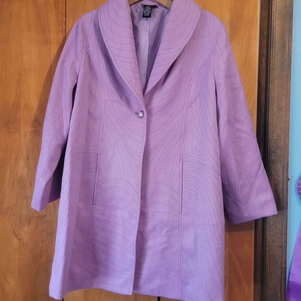 Dialogue violet colored jacket, 1 fancy button in front, beautiful embroidery